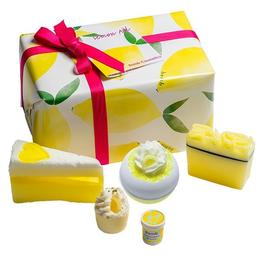 Set cadou Lemon Aid, Bomb Cosmetics, bile de baie, sapun solid, exfoliant buze, 600 g cu comanda online